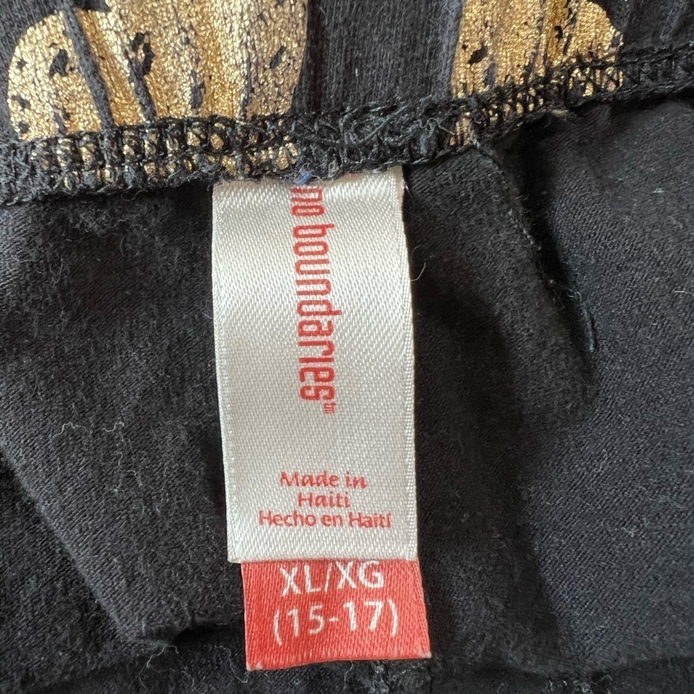 No boundaries, black and gold capri leggings, XL - Picture 5 of 8